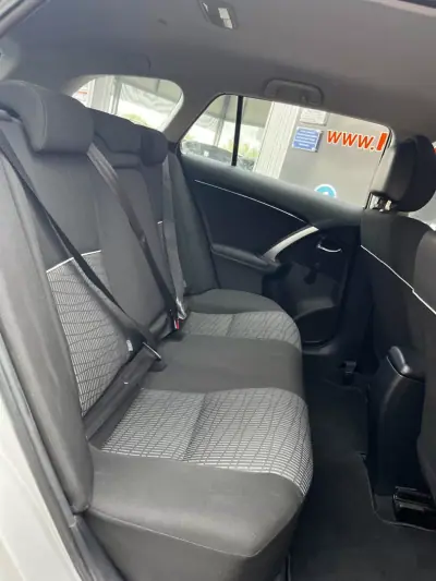 Toyota Avensis SW 2014 - 11900 EUR, 183000 km - AUTO.MOTO.pt - 183000km - foto 17 de 20