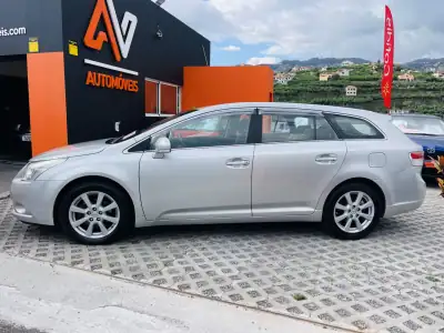 Toyota Avensis 2010 - 8950 EUR, 280706 km - AUTO.MOTO.pt - 280706km - foto 4 de 12