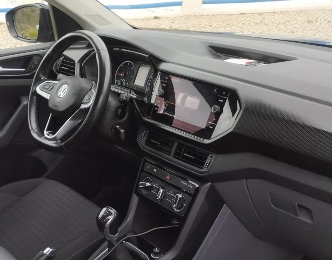 Volkswagen T-Cross 2019 - 16250 EUR, 147000 km - AUTO.MOTO.pt - 147000km - foto 7 de 13