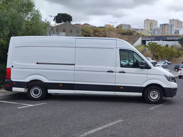 VW Crafter 2.0 TDi L4H3 2019 - 17980 EUR, 250000 km - AUTO.MOTO.pt - 250000km - foto 5 de 32