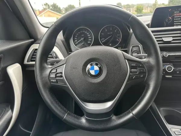 BMW 116 2016 - 12900 EUR, 220000 km - AUTO.MOTO.pt - 220000km - foto 28 de 51
