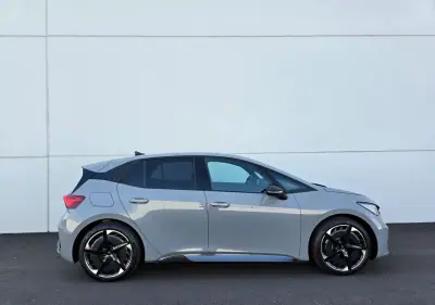 Cupra Born 2024 - 32400 EUR, 12000 km - AUTO.MOTO.pt - 12000km - foto 7 de 34