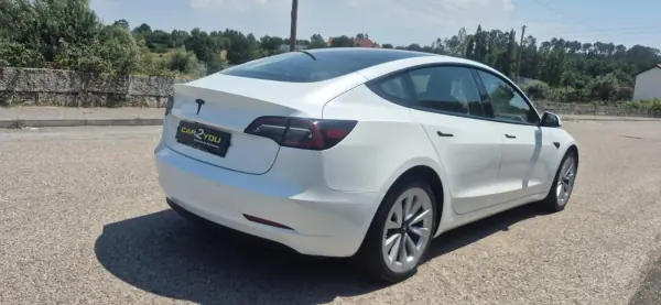 Tesla Model 3 2022 - 30000 EUR, 48000 km - AUTO.MOTO.pt - 48000km - foto 17 de 18