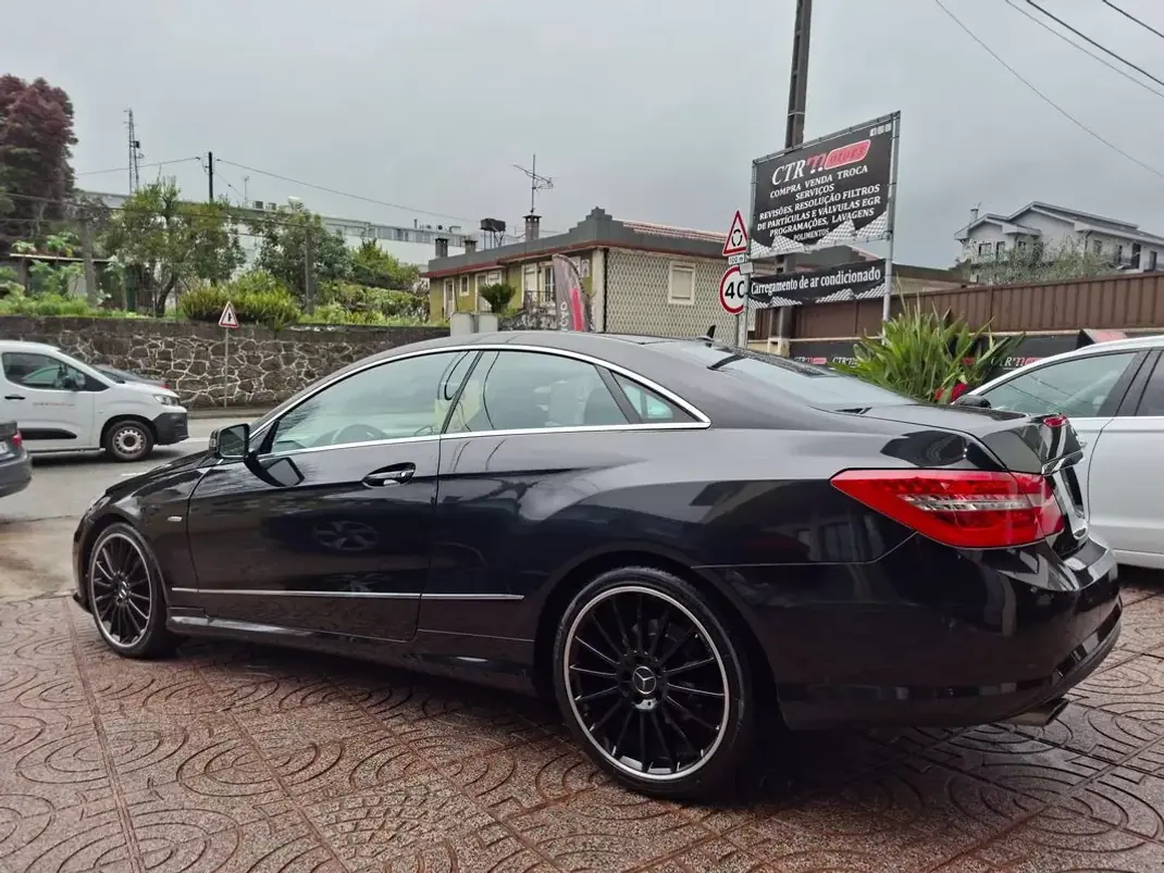 Mercedes-Benz E 250 2009 - 16500 EUR, 134447 km - AUTO.MOTO.pt - 134447km - foto 13 de 29