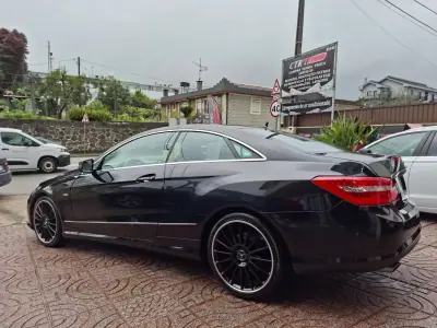 Mercedes-Benz E 250 2009 - 16500 EUR, 134447 km - AUTO.MOTO.pt - 134447km - foto 13 de 29