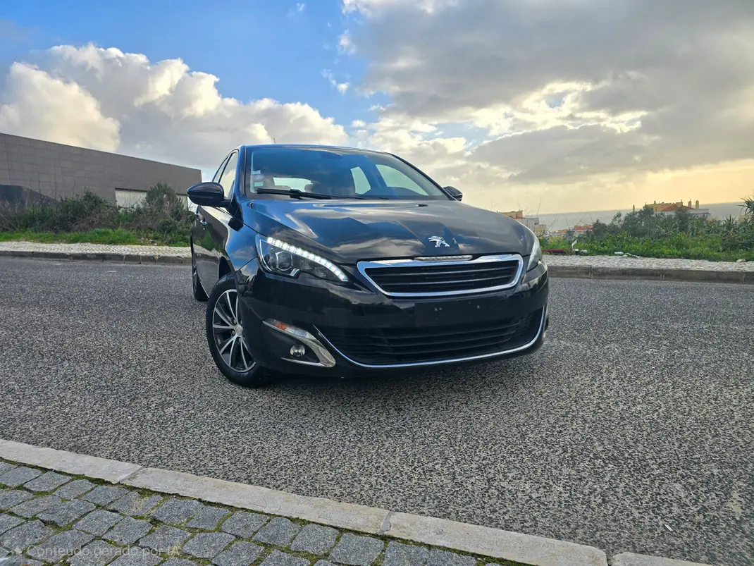 Peugeot 308 2016 - 8900 EUR, 95000 km - AUTO.MOTO.pt - 95000km - foto 1 de 7