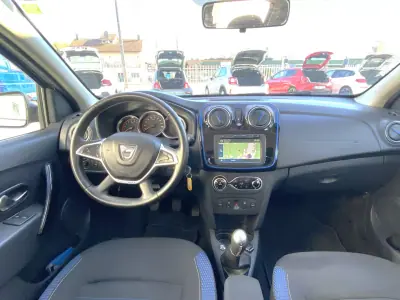 Dacia Sandero 2020 - 11800 EUR, 172967 km - AUTO.MOTO.pt - 172967km - foto 10 de 14