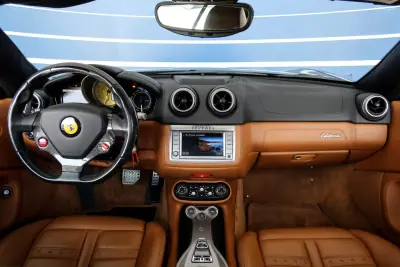 Ferrari California 2012 - 132000 EUR, 57249 km - AUTO.MOTO.pt - 57249km - foto 11 de 21