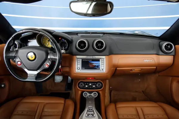 Ferrari California 2012 - 132000 EUR, 57249 km - AUTO.MOTO.pt - 57249km - foto 11 de 21