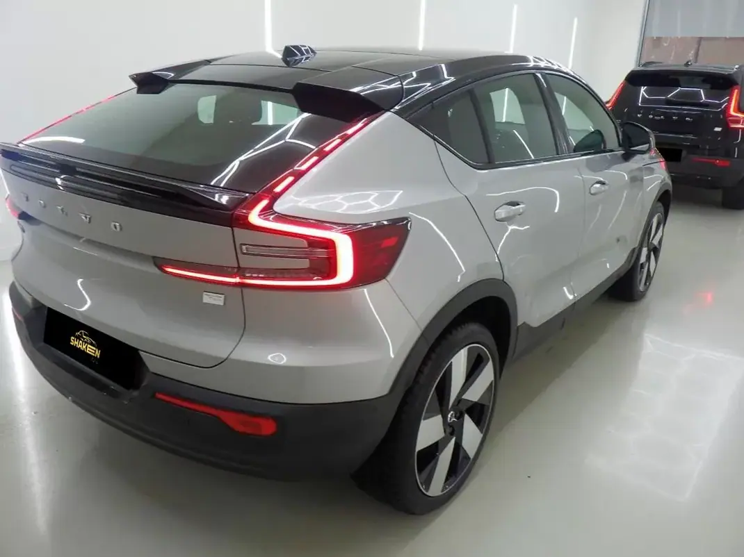 Volvo C40 2021 - 31750 EUR, 84821 km - AUTO.MOTO.pt - 84821km - foto 2 de 11