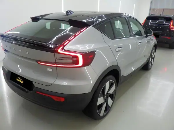 Volvo C40 2021 - 31750 EUR, 84821 km - AUTO.MOTO.pt - 84821km - foto 2 de 11
