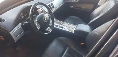 Jaguar XF Sportbrake 2015 - 19990 EUR, 179000 km - AUTO.MOTO.pt - 179000km - foto 9 de 29