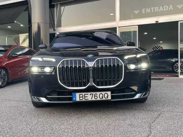 BMW 740 2023 - 105000 EUR, 129852 km - AUTO.MOTO.pt - 129852km - foto 12 de 13