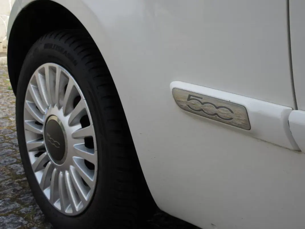 Fiat 500 2010 - 6990 EUR, 185000 km - AUTO.MOTO.pt - 185000km - foto 14 de 37