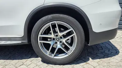 Mercedes-Benz GLC 250 2017 - 38590 EUR, 116000 km - AUTO.MOTO.pt - 116000km - foto 8 de 16