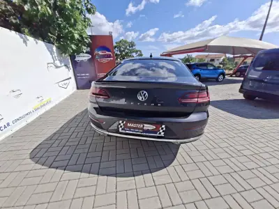 Volkswagen Arteon 2019 - 24750 EUR, 92519 km - AUTO.MOTO.pt - 92519km - foto 7 de 42