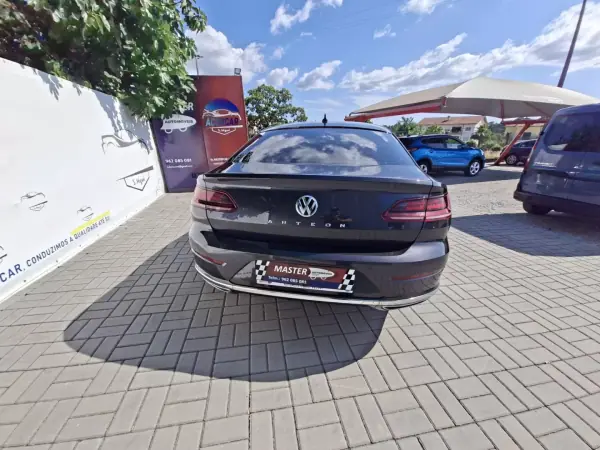 Volkswagen Arteon 2019 - 24750 EUR, 92519 km - AUTO.MOTO.pt - 92519km - foto 7 de 42