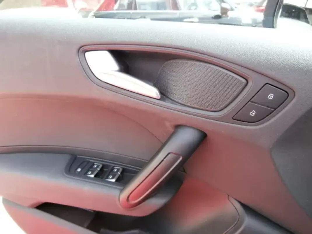 Audi A1 2016 - 12500 EUR, 191278 km - AUTO.MOTO.pt - 191278km - foto 21 de 31