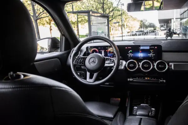 Mercedes-Benz GLB 180 2021 - 32790 EUR, 161385 km - AUTO.MOTO.pt - 161385km - foto 33 de 45