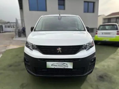 Peugeot PARTNER GIRAFON 2020 - 17990 EUR, 116800 km - AUTO.MOTO.pt - 116800km - foto 2 de 12