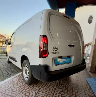 Toyota Proace 2024 - 18950 EUR, 28000 km - 28000km - foto 8 de 19