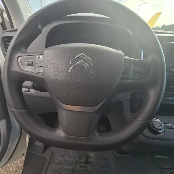 Citroën Jumpy 2020 - 17450 EUR, 147250 km - AUTO.MOTO.pt - 147250km - foto 9 de 11