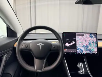 Tesla Model 3 2020 - 23750 EUR, 66000 km - AUTO.MOTO.pt - 66000km - foto 18 de 22