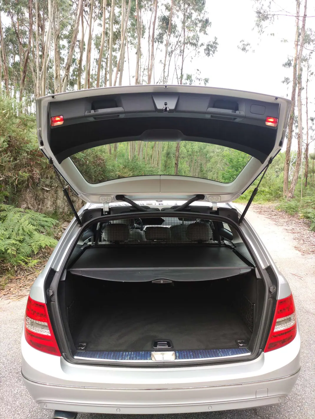 Mercedes-Benz C 200 2011 - 9250 EUR, 298500 km - AUTO.MOTO.pt - 298500km - foto 10 de 11