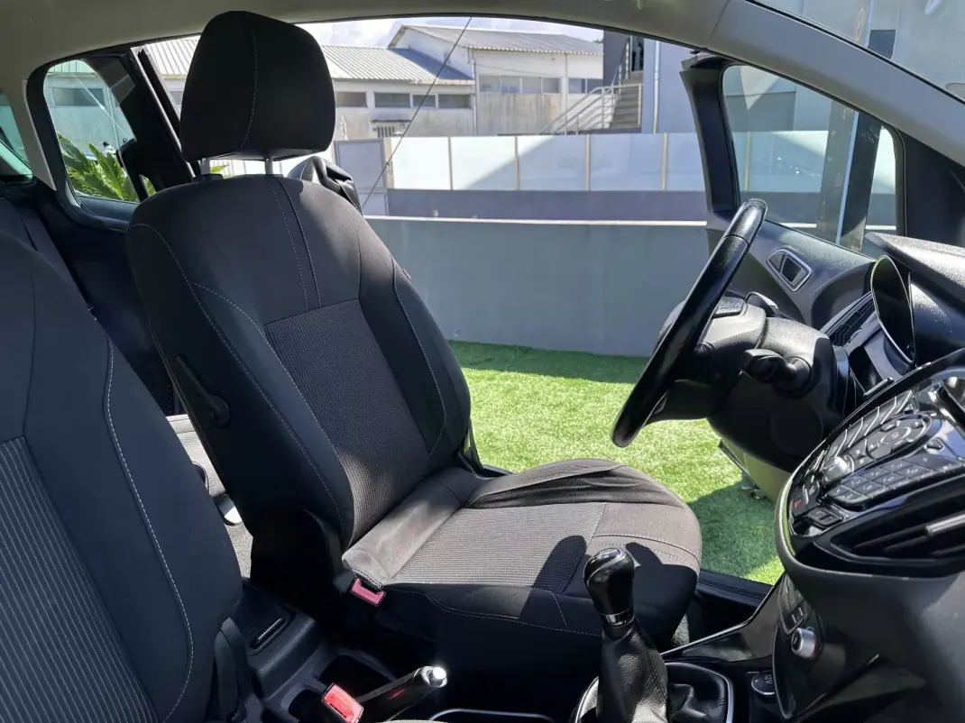 Ford B-Max 2017 - 9900 EUR, 130000 km - AUTO.MOTO.pt - 130000km - foto 46 de 53