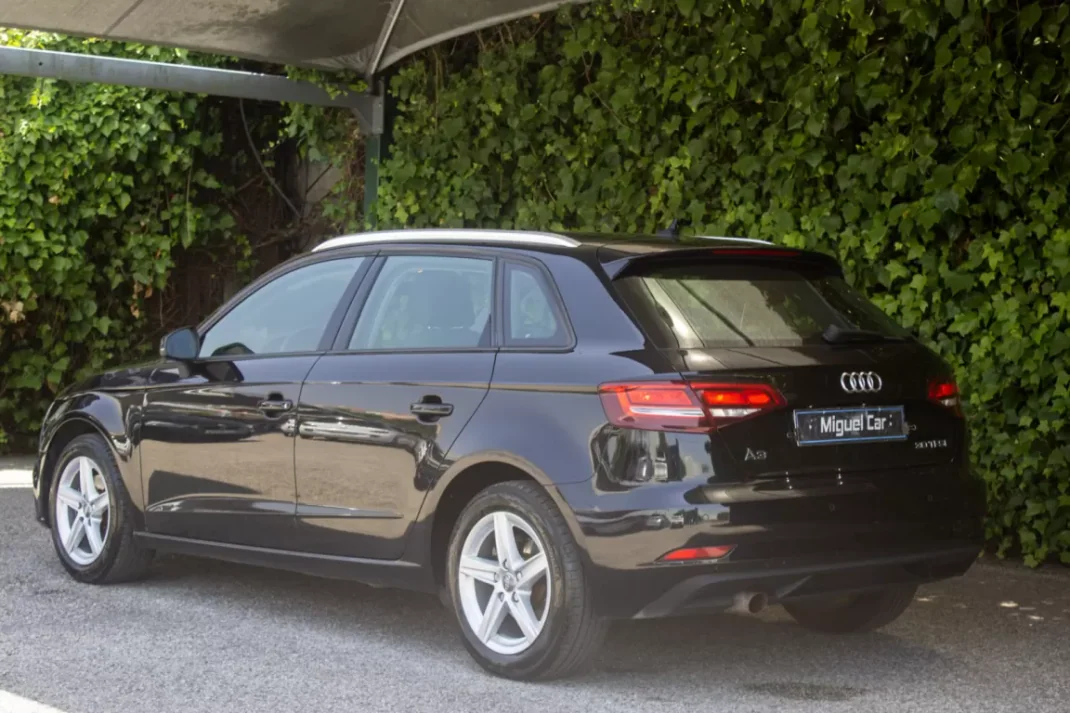 Audi A3 Sportback 2019 - 17800 EUR, 118000 km - AUTO.MOTO.pt - 118000km - foto 10 de 16