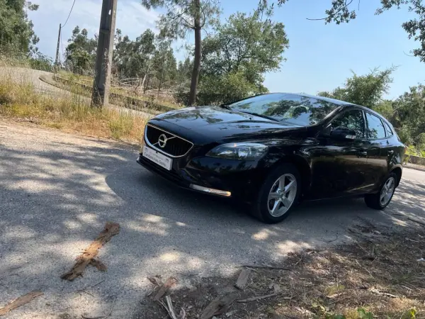 Volvo V40 2017 - 15900 EUR, 120000 km - AUTO.MOTO.pt - 120000km - foto 19 de 39