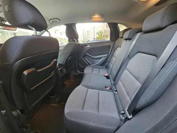 Mercedes-Benz B 180 2017 - 21900 EUR, 41938 km - AUTO.MOTO.pt - 41938km - foto 15 de 26