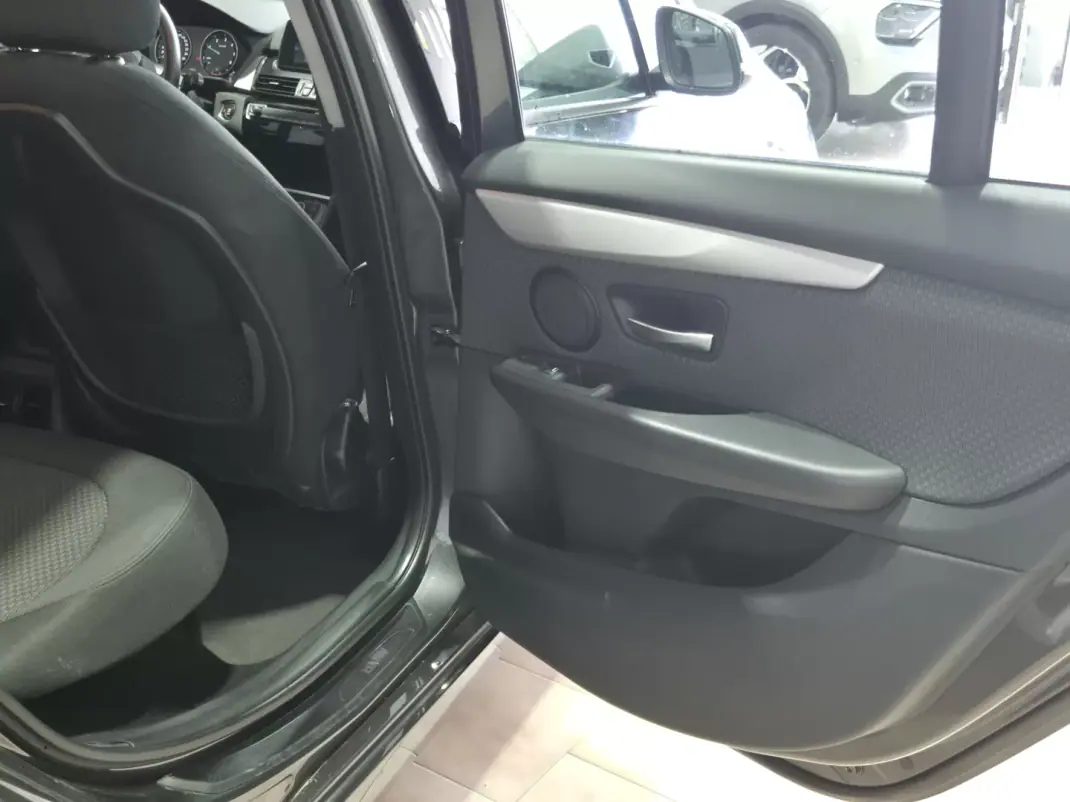 BMW 216 Gran Tourer 2022 - 25500 EUR, 73000 km - AUTO.MOTO.pt - 73000km - foto 30 de 35