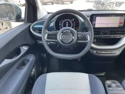 Fiat 500e 2022 - 16750 EUR, 65226 km - AUTO.MOTO.pt - 65226km - foto 4 de 42