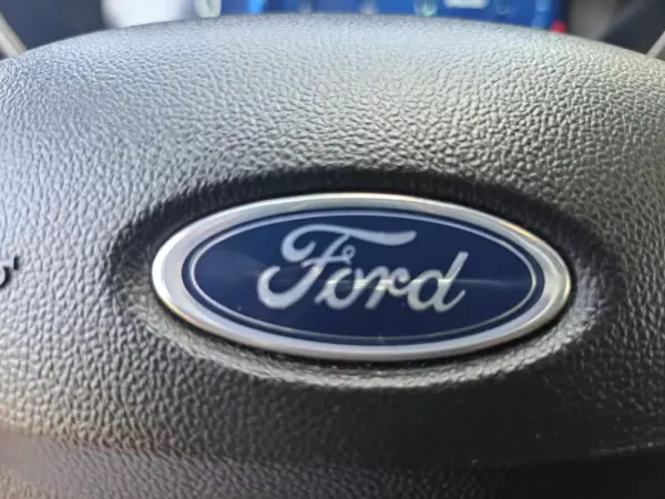 Ford Focus 2023 - 17750 EUR, 76000 km - AUTO.MOTO.pt - 76000km - foto 22 de 39