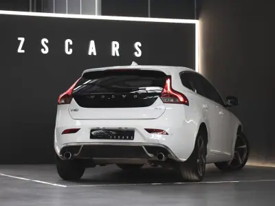 Volvo V40 2016 - 16990 EUR, 129000 km - AUTO.MOTO.pt - 129000km - foto 6 de 21