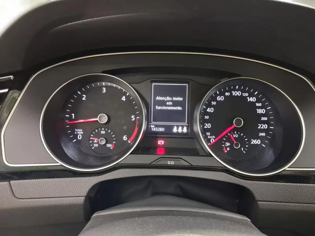 Volkswagen Passat Variant 2019 - 17999 EUR, 143121 km - AUTO.MOTO.pt - 143121km - foto 7 de 8