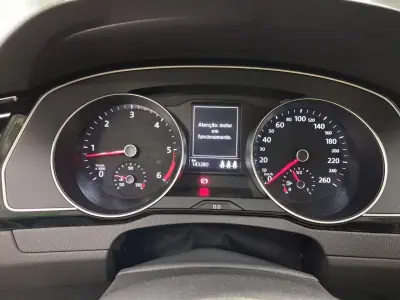 Volkswagen Passat Variant 2019 - 17999 EUR, 143121 km - AUTO.MOTO.pt - 143121km - foto 7 de 8