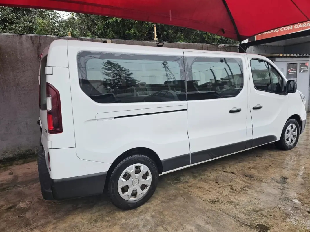 Renault Trafic 2021 - 27999 EUR, 164000 km - AUTO.MOTO.pt - 164000km - foto 4 de 14