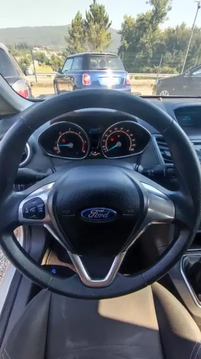 Ford Fiesta 2014 - 9798 EUR, 176798 km - AUTO.MOTO.pt - 176798km - foto 7 de 23