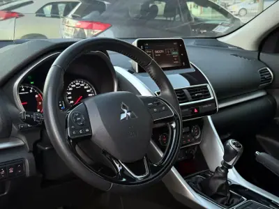 Mitsubishi Eclipse Cross 2019 - 21750 EUR, 89000 km - AUTO.MOTO.pt - 89000km - foto 8 de 24