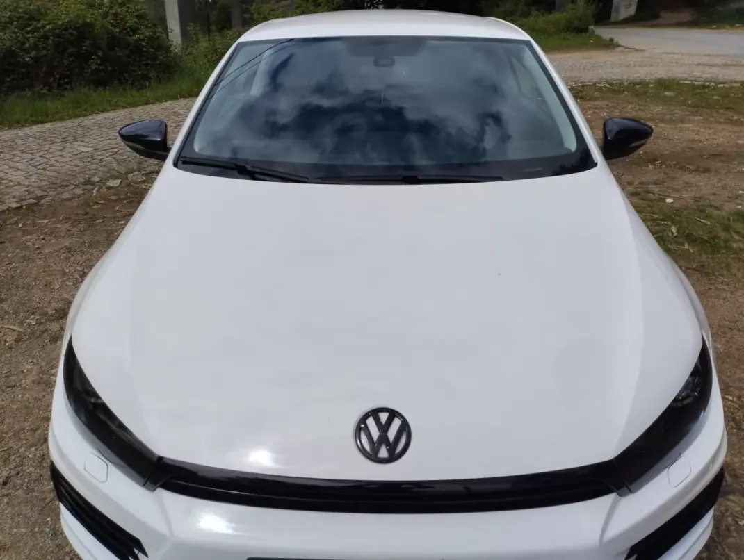 Volkswagen Scirocco 2011 - 10000 EUR, 215000 km - AUTO.MOTO.pt - 215000km - foto 14 de 30