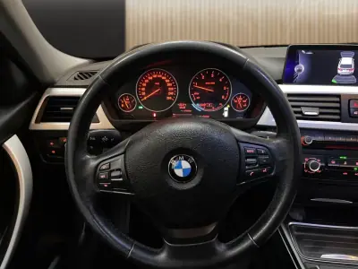 BMW 318 2013 - 10950 EUR, 321745 km - 321745km - foto 8 de 20