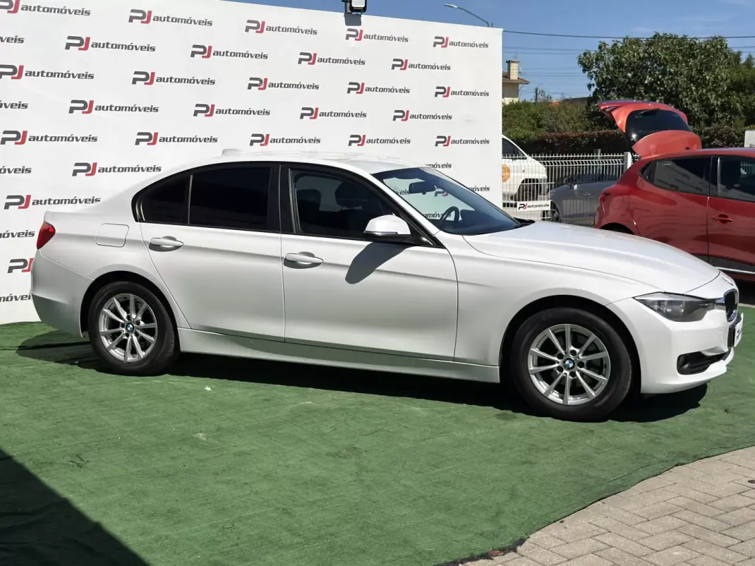 BMW 318 2013 - 13500 EUR, 239000 km - AUTO.MOTO.pt - 239000km - foto 5 de 22