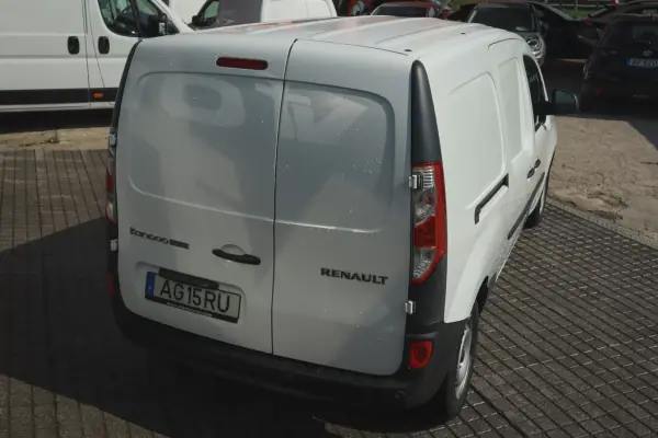 Renault Kangoo 2021 - 14580 EUR, 129980 km - AUTO.MOTO.pt - 129980km - foto 14 de 20