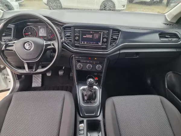 Volkswagen T-Roc 2019 - 19999 EUR, 115000 km - AUTO.MOTO.pt - 115000km - foto 17 de 31