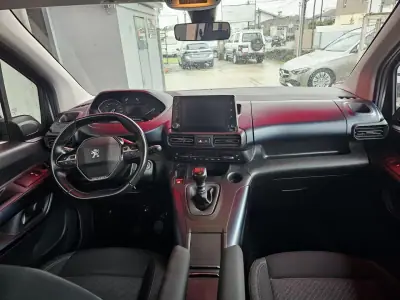 Peugeot Rifter 2021 - 17999 EUR, 83000 km - AUTO.MOTO.pt - 83000km - foto 11 de 21