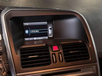 Volvo XC 60 2012 - 16990 EUR, 201000 km - AUTO.MOTO.pt - 201000km - foto 28 de 35