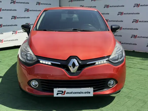 Renault Clio 2018 - 9990 EUR, 156000 km - AUTO.MOTO.pt - 156000km - foto 2 de 18