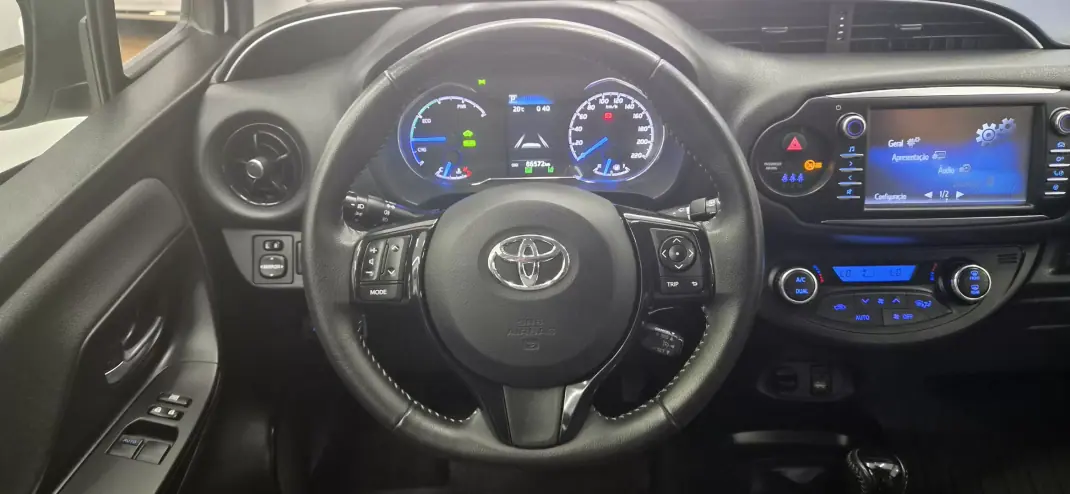 Toyota Yaris 2018 - 15990 EUR, 86572 km - AUTO.MOTO.pt - 86572km - foto 39 de 41